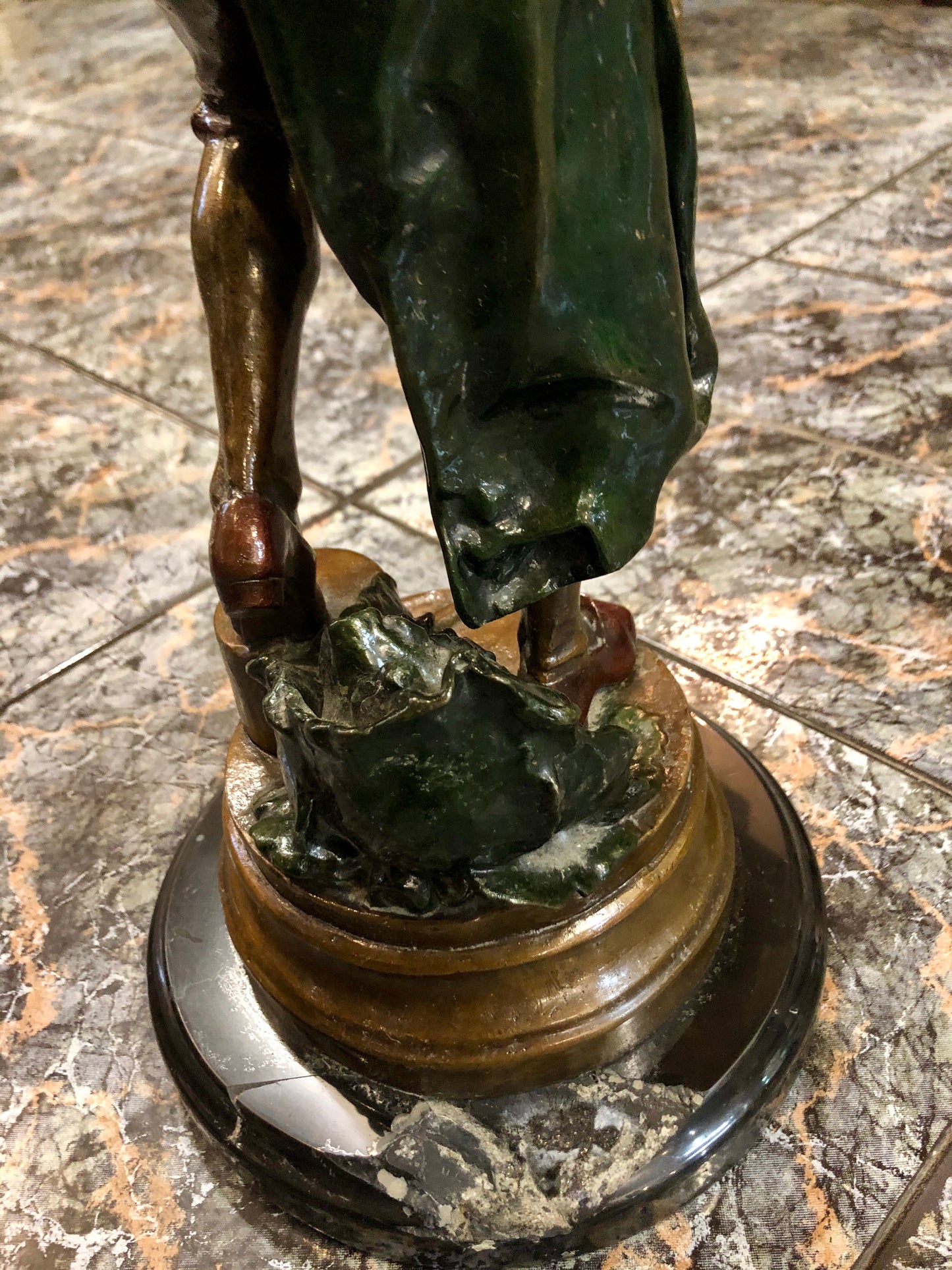 A Violin player, Bronze Statue.