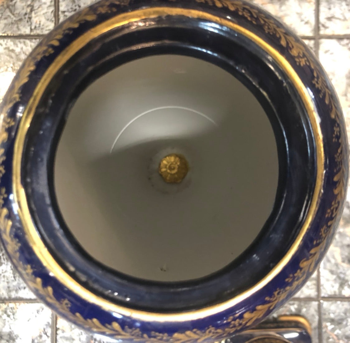 A Pair of Meissen Porcelain Vase. 18th Century.