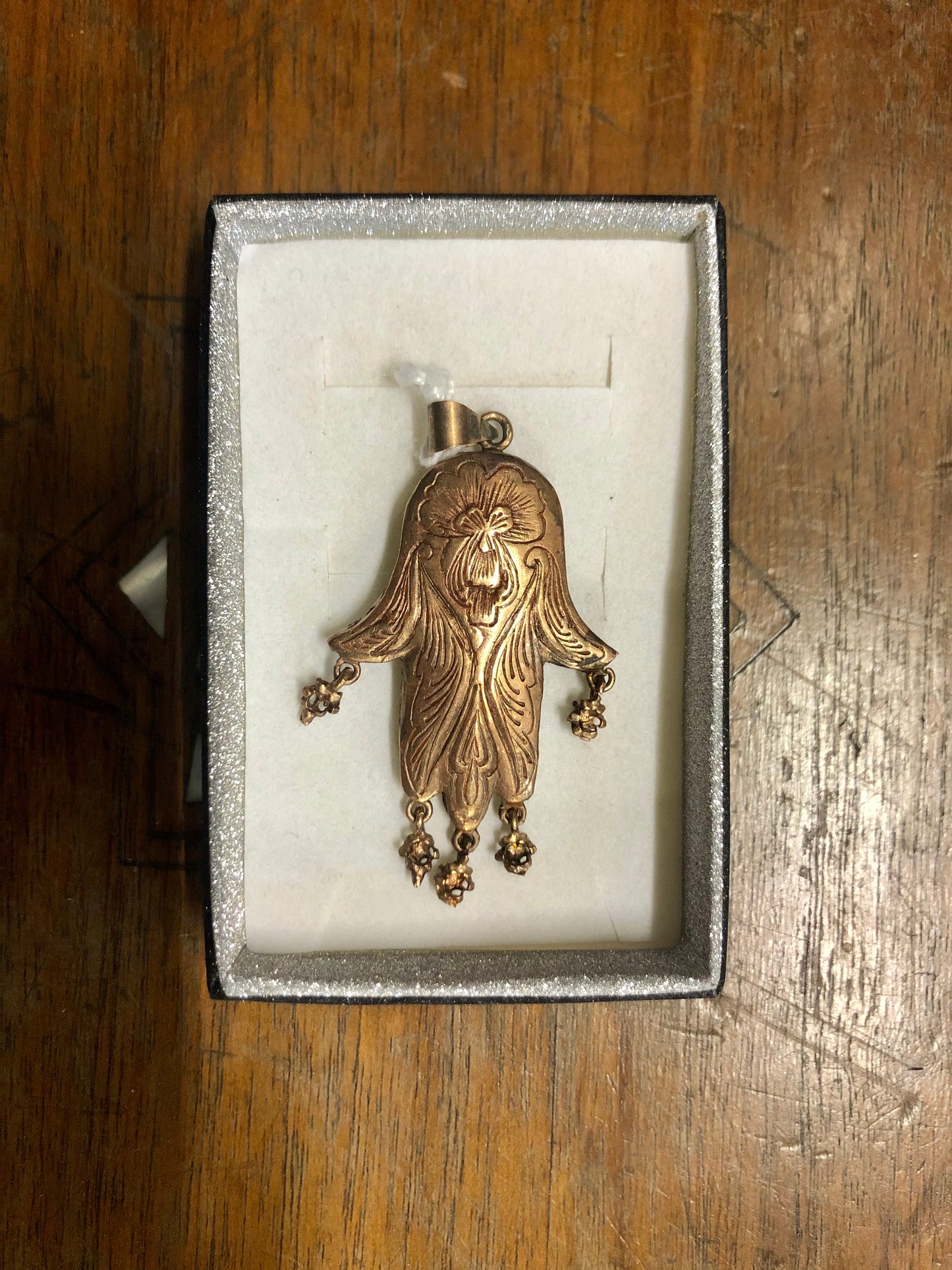 Fatima’s Hand Al-Khamesa, with Diamonds all around. 120 Years Old. 9K