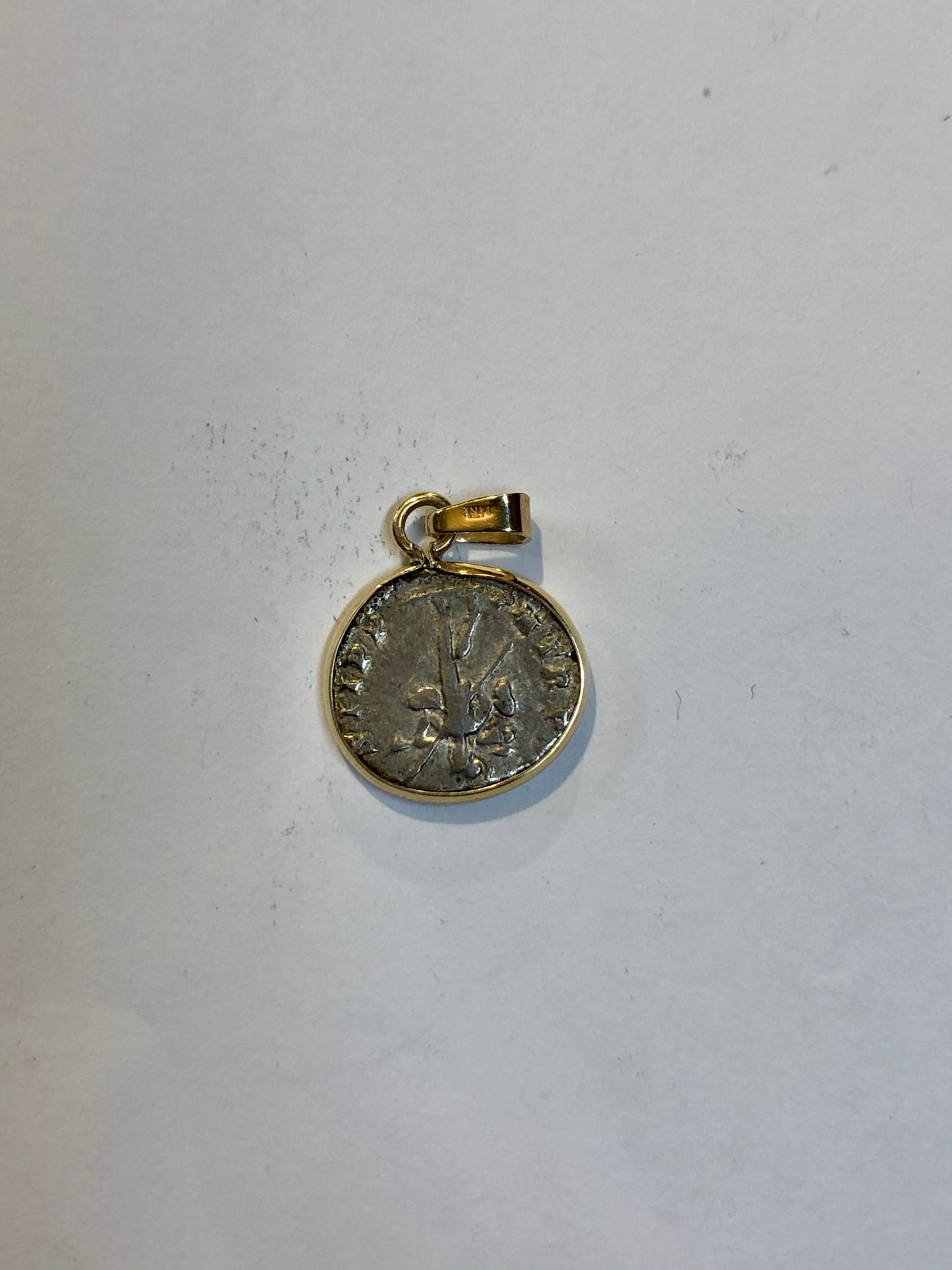 Roman Silver Denarius, golden Pendant. 14K. 63 B.C./ 330 A.D.