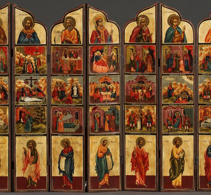 A LARGE AND IMPRESSIVE RUSSIAN FOLDING ICONOSTASIS STYLE ICON, LAST PART OF THE 19TH CENTURY.