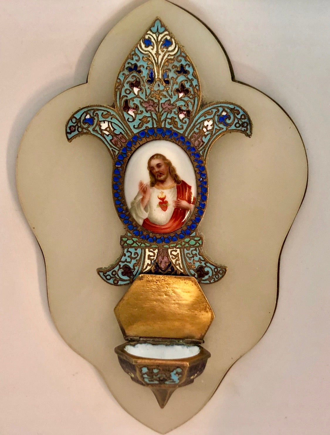 Christ with the secret heart, very nice silver with enamel. Late 17th and early 18th Century.