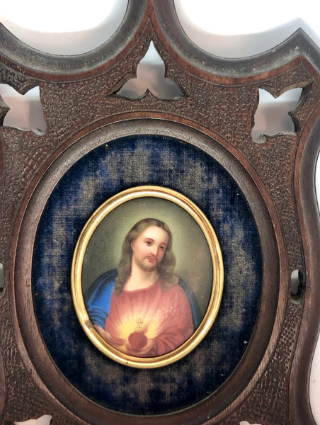 Jesus Christ with the secret heart, hand-painted on porcelain. Middle 19th Century.