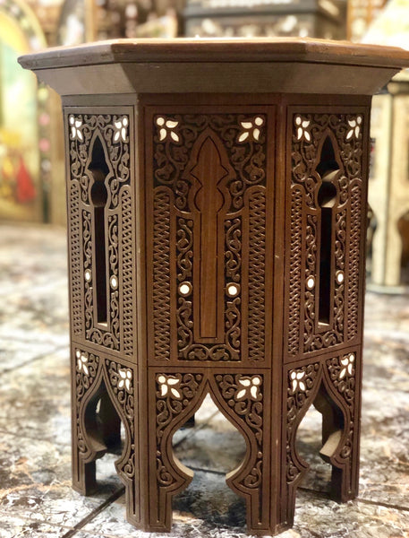 Mother-of-pearl handmade Syrian Table. 20th Century.