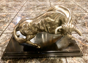 A Wild Ox, Bronze Statue.