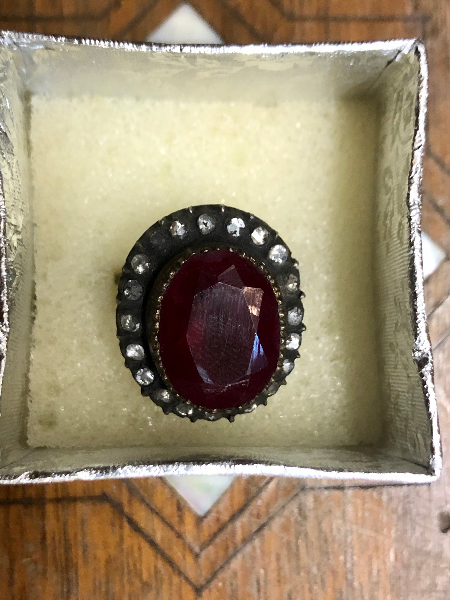 A Golden Ruby Ring with Diamonds, 9K.