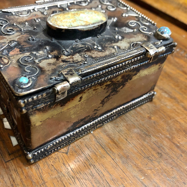 A Handmade Silver Box, made out of pure silver with a Diamond on the top.