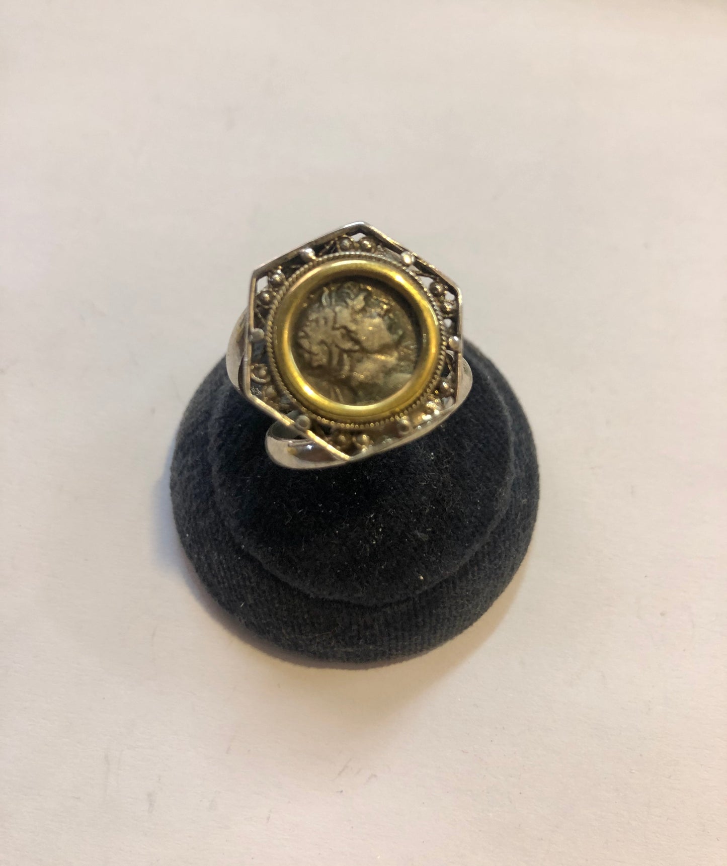 A Ring of the Roman silver Dinar 925.