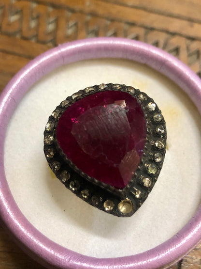 A Golden Ruby Ring with Diamonds, 9K.