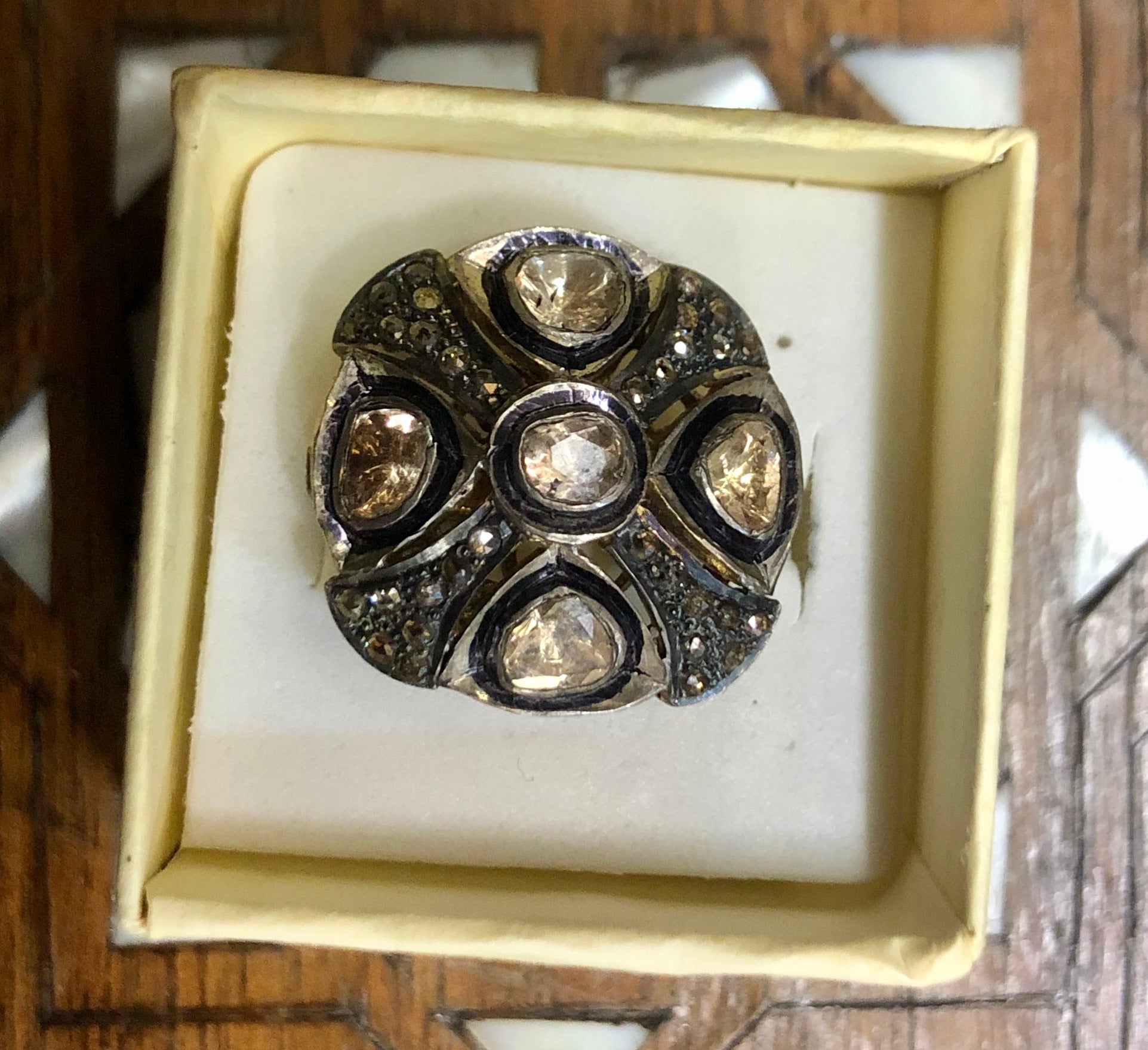 A Dimond Ring, Gold 14K.