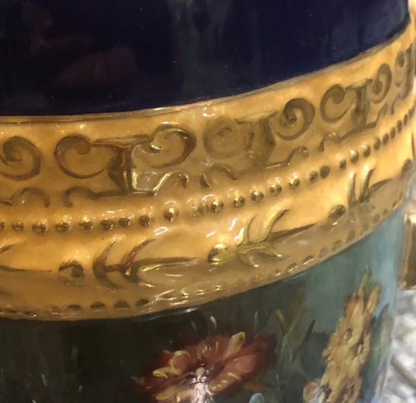 A Pair of Meissen Porcelain Vase. 18th Century.