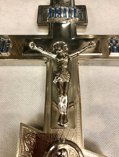 A 925 silver cross with Jesus crucifixion.