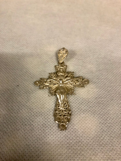 A 925 silver cross pendant.