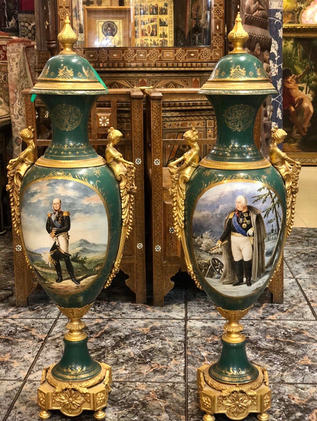A pair of Porcelain Vase